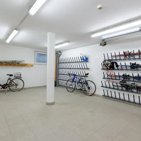Centrally Located With Sauna Near Kaprun 아파트 *